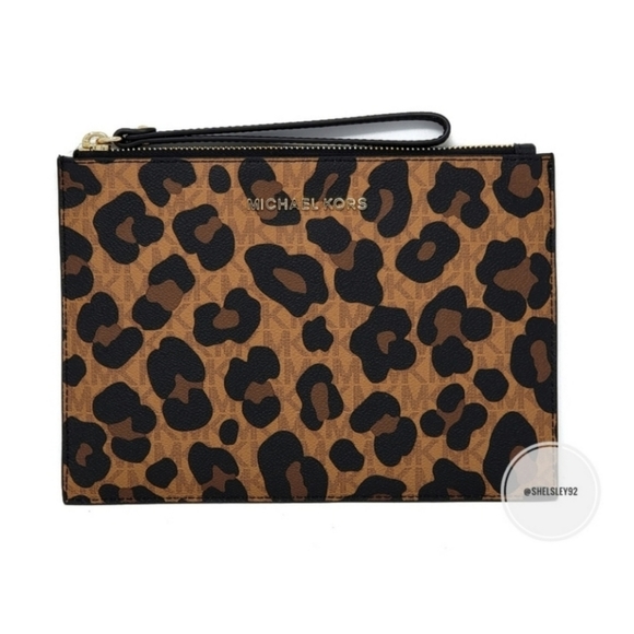 Michael Kors Handbags - Michael Kors Leopard Clutch Wristlet